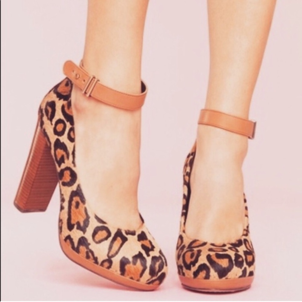 Sam Edelman Lyla Leopard Stacked Heels 8.5